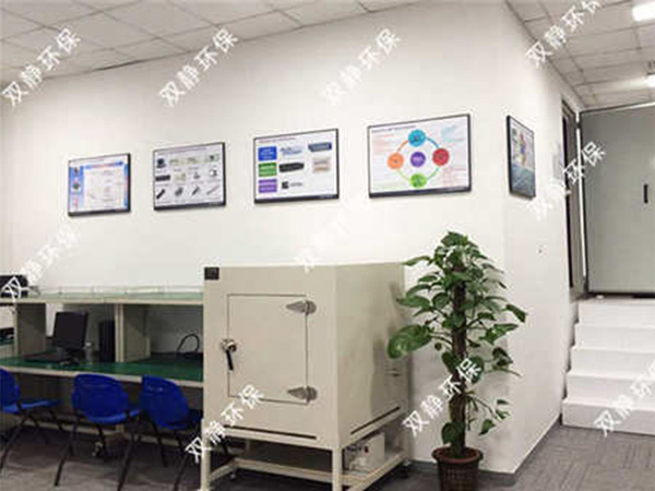 靜音室主要應(yīng)用在設(shè)備聲學(xué)實驗和... 靜音室主要應(yīng)用在設(shè)備聲學(xué)實驗和噪聲測試